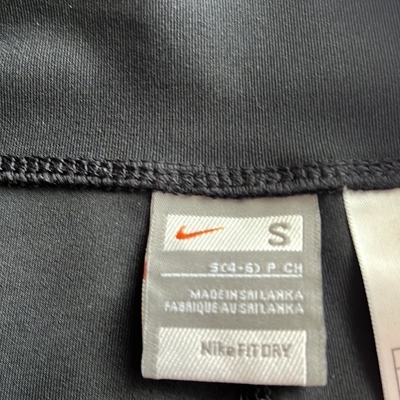 Nike Fit Dry Black Capri leggings. Size small - Picture 3 of 10
